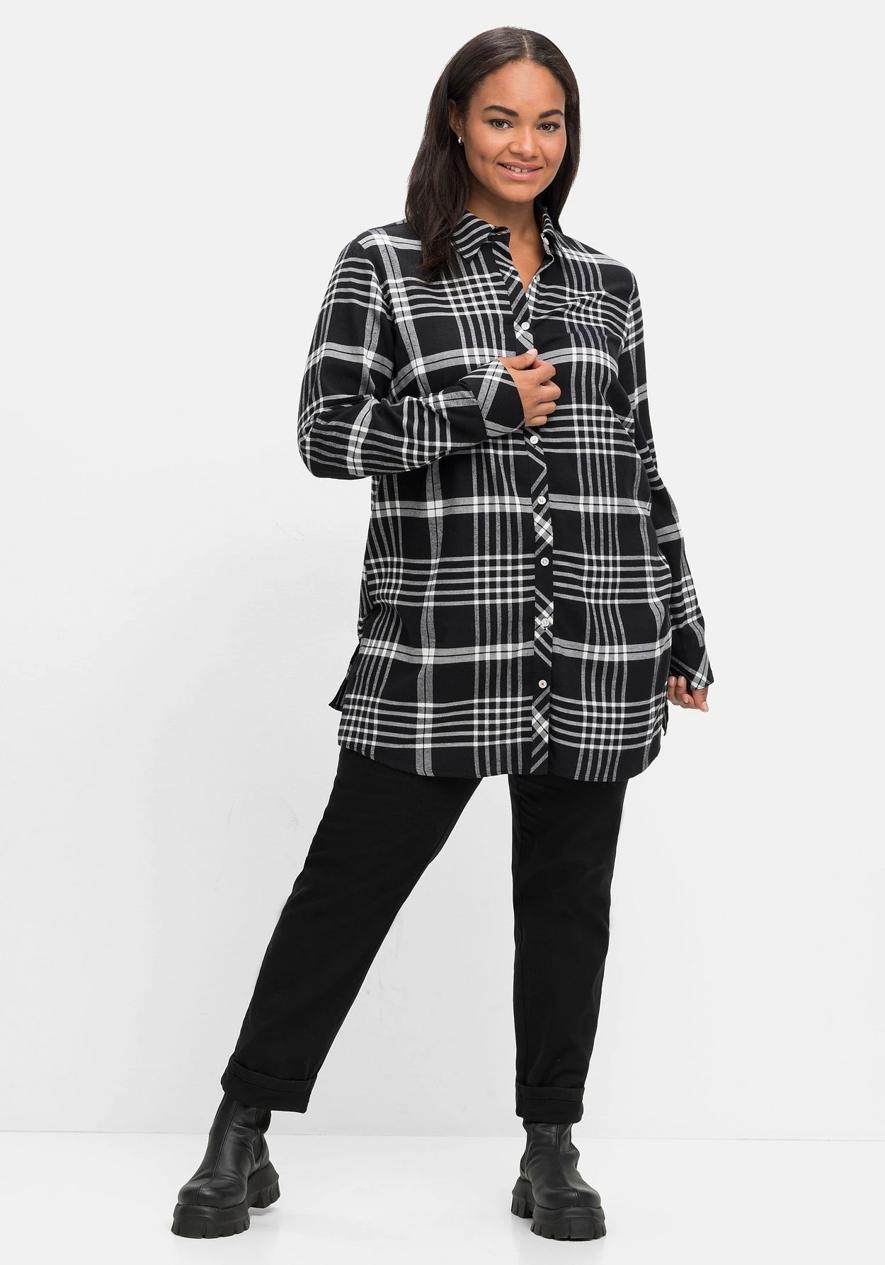 Sheego Karierte Hemdbluse In Longform 6 Sheego Karierte Hemdbluse In Longform – Bild 4