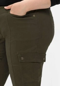 Sheego Cargohose Mit Teilgummibund, Leicht Glänzend 14 Sheego Cargohose Mit Teilgummibund, Leicht Glänzend -Sheego Verkaufsgeschäft 14584100172 04ILJ 02 SH