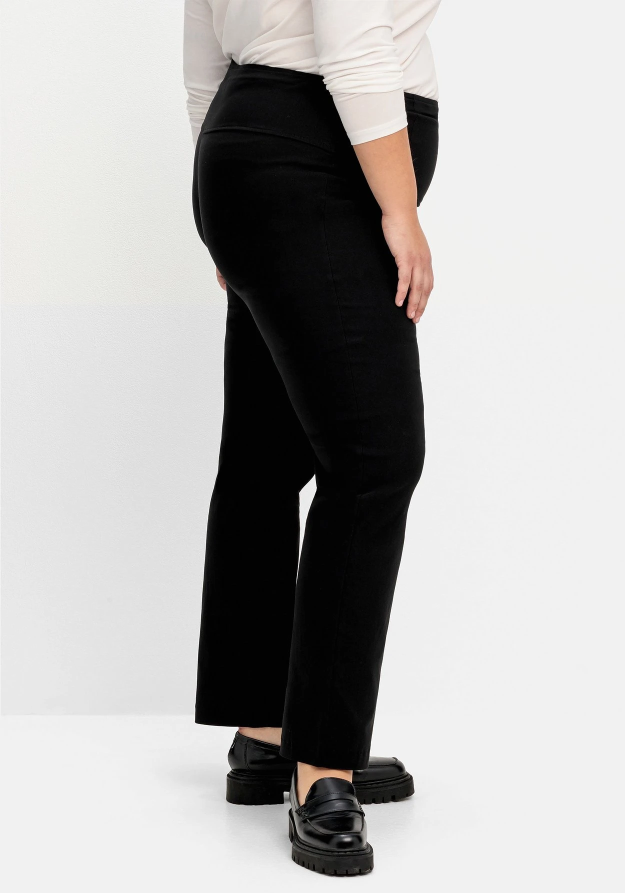 Sheego Gerade Schlupfhose Mit Shaping-Einsatz 4 Sheego Gerade Schlupfhose Mit Shaping-Einsatz – Bild 2