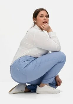 Sheego Schmale Hose Im Coloured-Denim-Look 13 Sheego Schmale Hose Im Coloured-Denim-Look -Sheego Verkaufsgeschäft 14672502065 04LMZ 02 SH