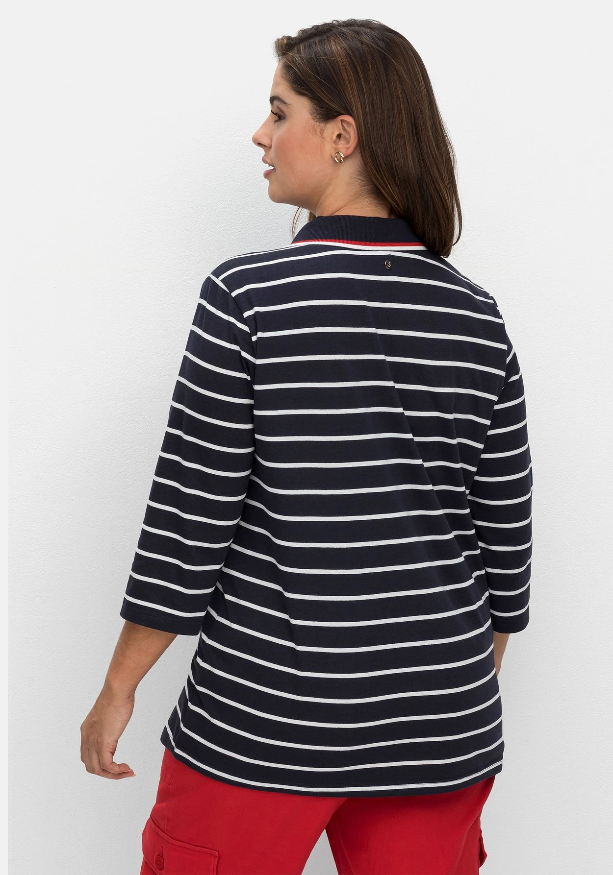 Sheego Gestreiftes Poloshirt Mit 3/4-Arm 4 Sheego Gestreiftes Poloshirt Mit 3/4-Arm – Bild 2