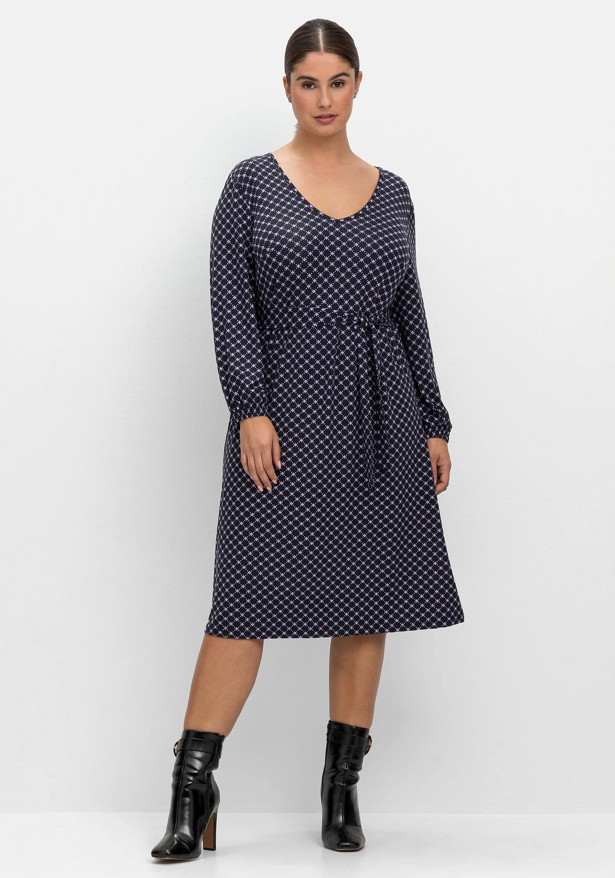 Sheego Jerseykleid In Petite-Passform, Mit Alloverprint 3 Sheego Jerseykleid In Petite-Passform, Mit Alloverprint