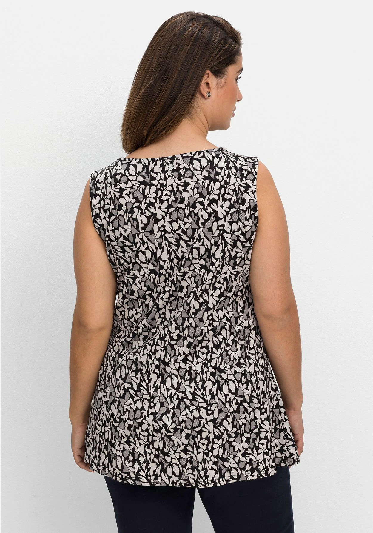 Sheego Top Mit Alloverdruck Und Wickeleffekt 4 Sheego Top Mit Alloverdruck Und Wickeleffekt – Bild 2