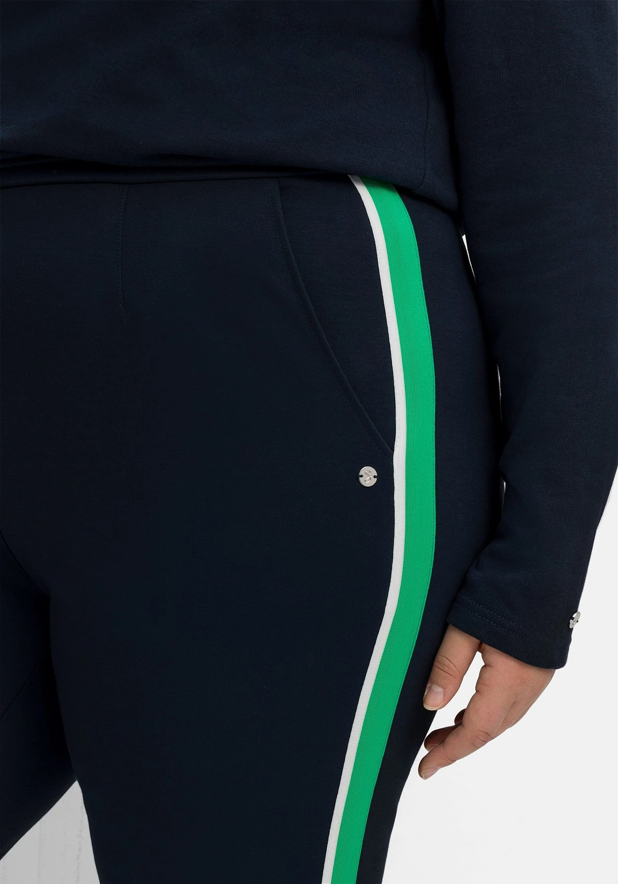 Sheego Jerseyhose Mit Zweifarbigem Galonstreifen 8 Sheego Jerseyhose Mit Zweifarbigem Galonstreifen – Bild 6