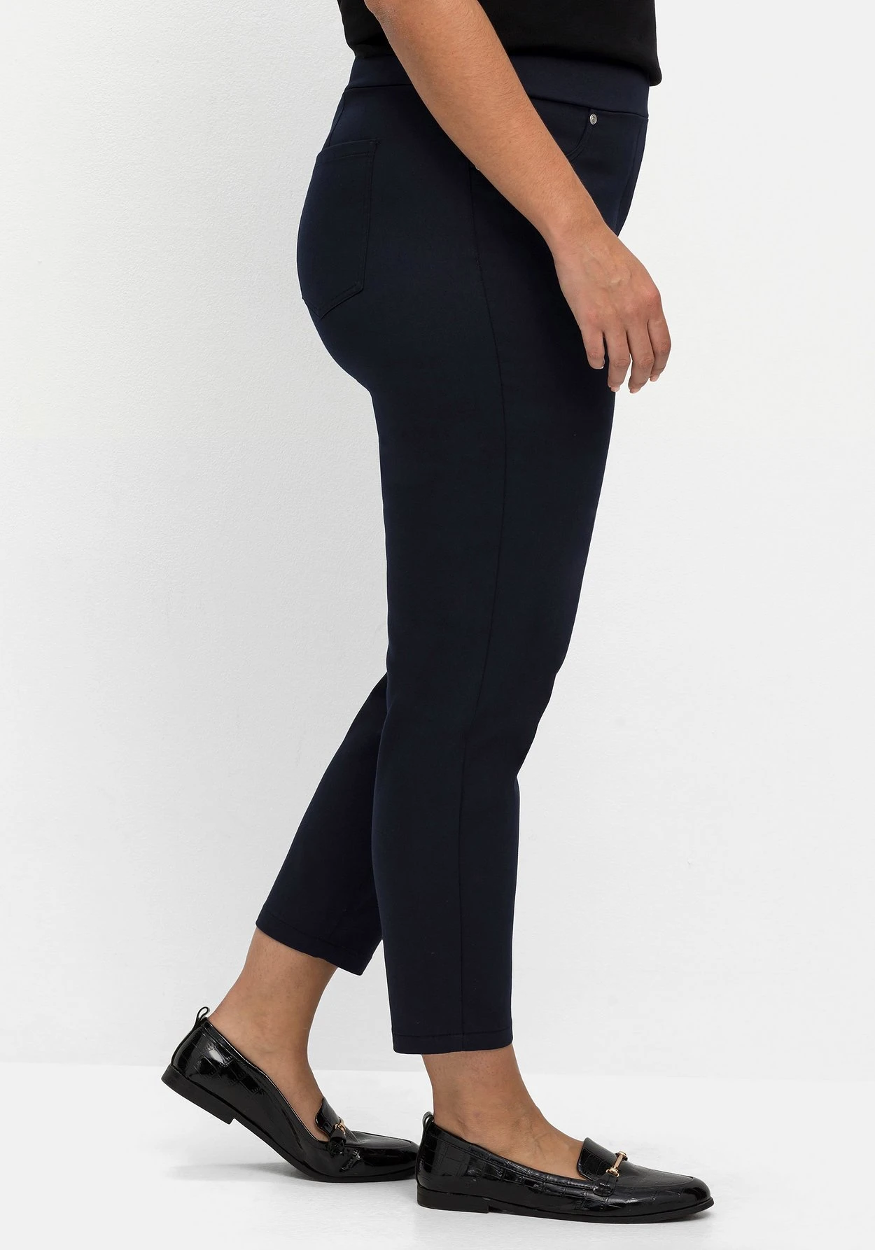 Sheego Schmale 7/8-Stretchhose Mit Elastischem Bund 4 Sheego Schmale 7/8-Stretchhose Mit Elastischem Bund – Bild 2