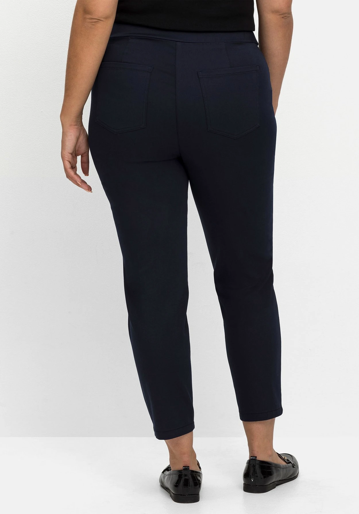 Sheego Schmale 7/8-Stretchhose Mit Elastischem Bund 5 Sheego Schmale 7/8-Stretchhose Mit Elastischem Bund – Bild 3