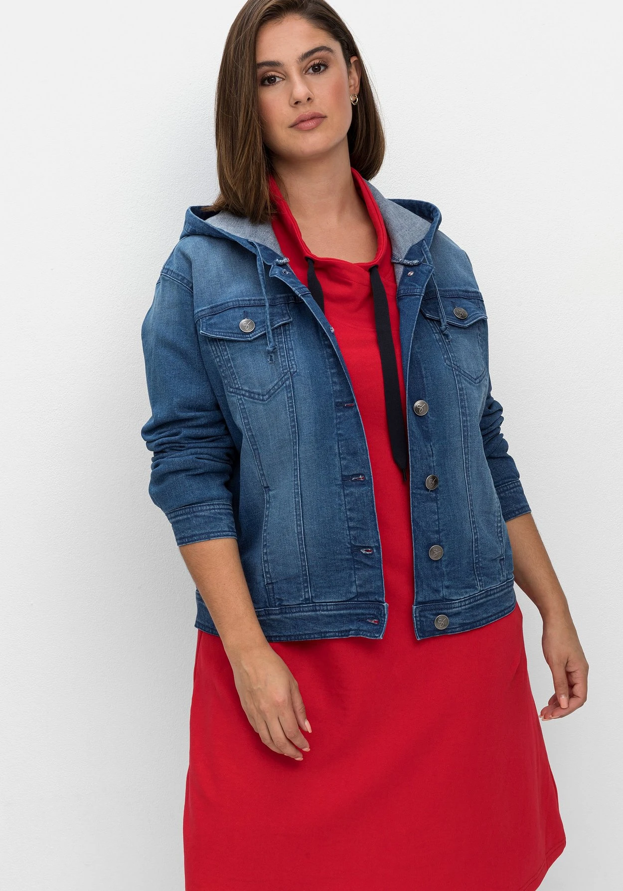 Sheego Kurze Jeansjacke Mit Kapuze 2 Sheego Kurze Jeansjacke Mit Kapuze