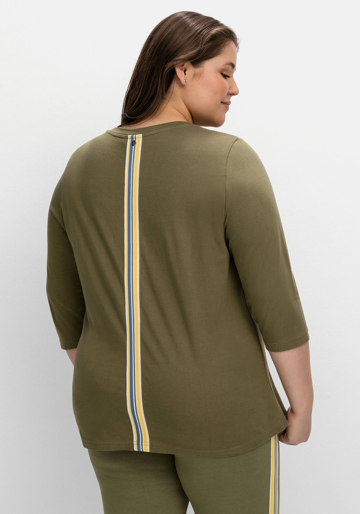 Sheego Shirt Mit Kurzer Knopfleiste Und 3/4-Arm 4 Sheego Shirt Mit Kurzer Knopfleiste Und 3/4-Arm – Bild 2