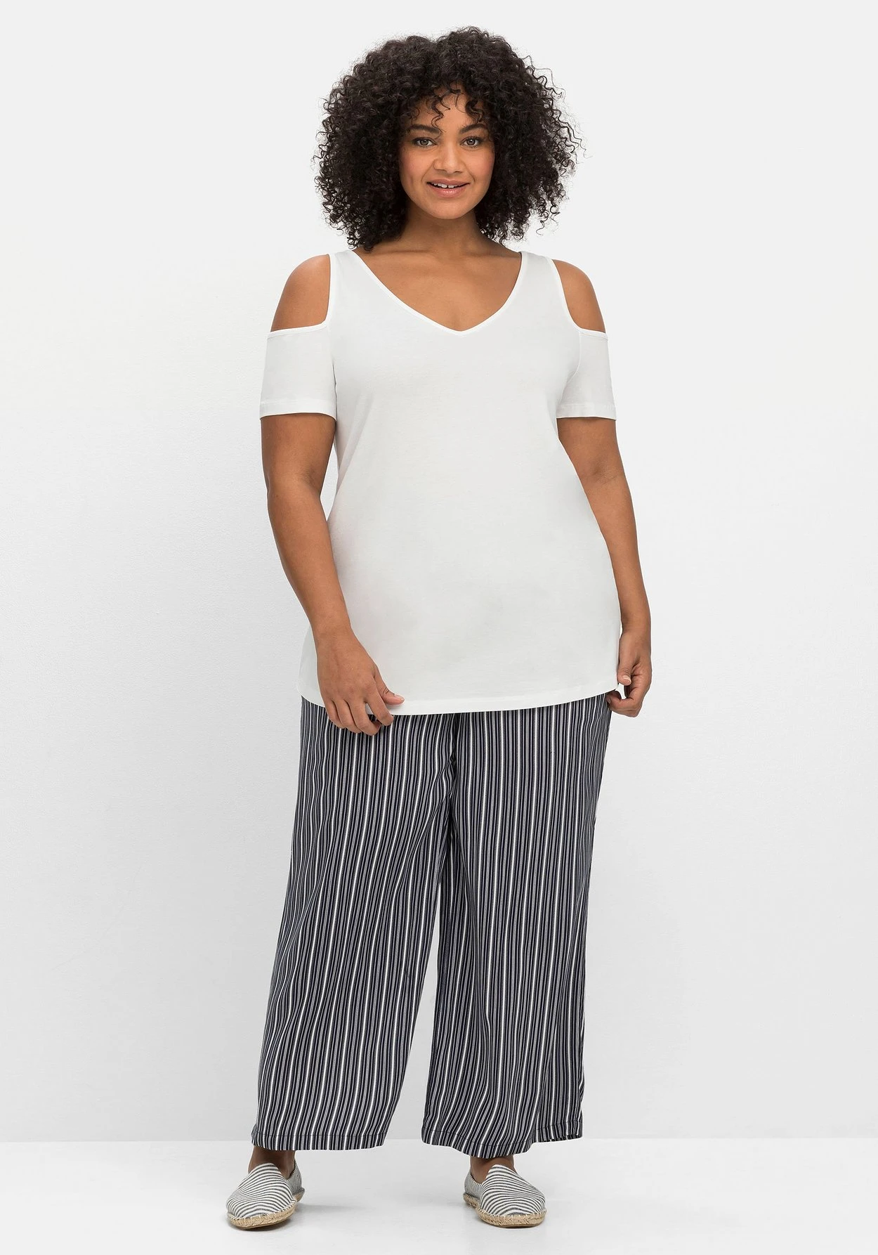 Sheego Gestreifte Strandhose Mit Weitem Bein 3 Sheego Gestreifte Strandhose Mit Weitem Bein