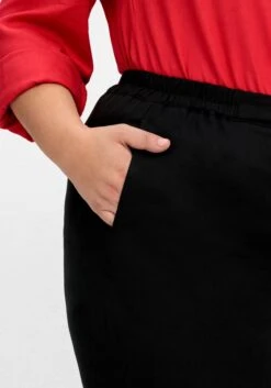 Sheego Schmale Hose Mit Gummibund Aus TENCEL™ Lyocell 14 Sheego Schmale Hose Mit Gummibund Aus TENCEL™ Lyocell -Sheego Verkaufsgeschäft 14791300289 04Q0A 02 SH