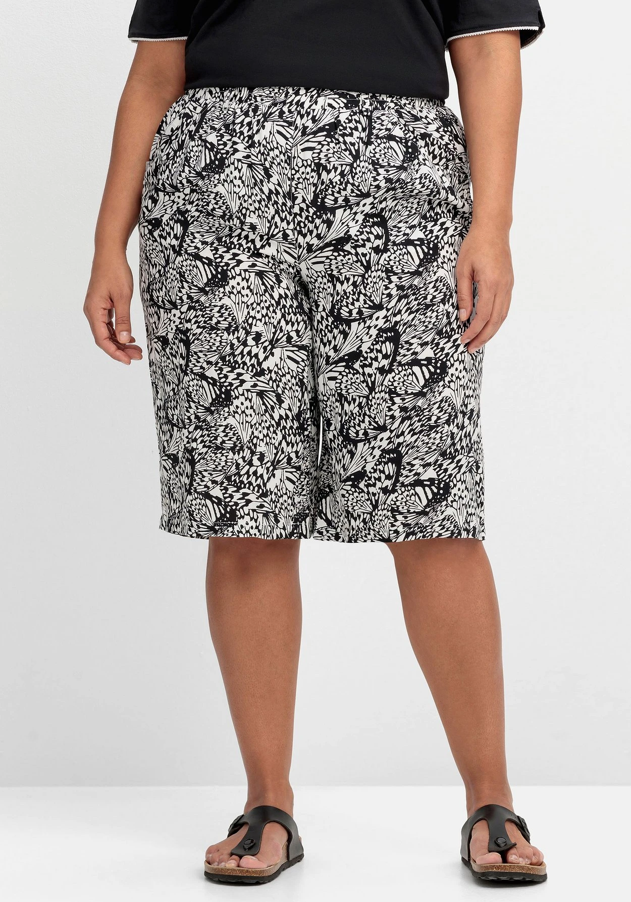 Sheego Weite Bermudas Mit Gummibund 5 Sheego Weite Bermudas Mit Gummibund – Bild 3