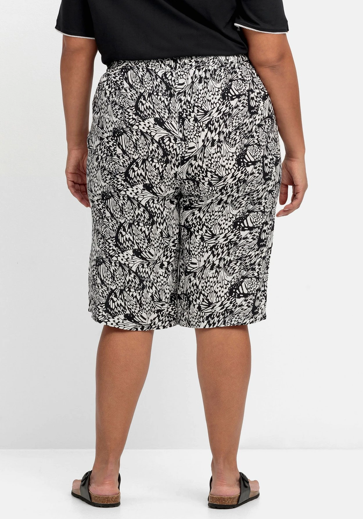 Sheego Weite Bermudas Mit Gummibund 7 Sheego Weite Bermudas Mit Gummibund – Bild 5