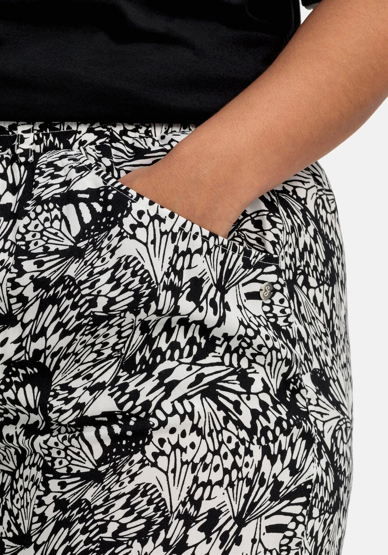 Sheego Weite Bermudas Mit Gummibund 8 Sheego Weite Bermudas Mit Gummibund – Bild 6