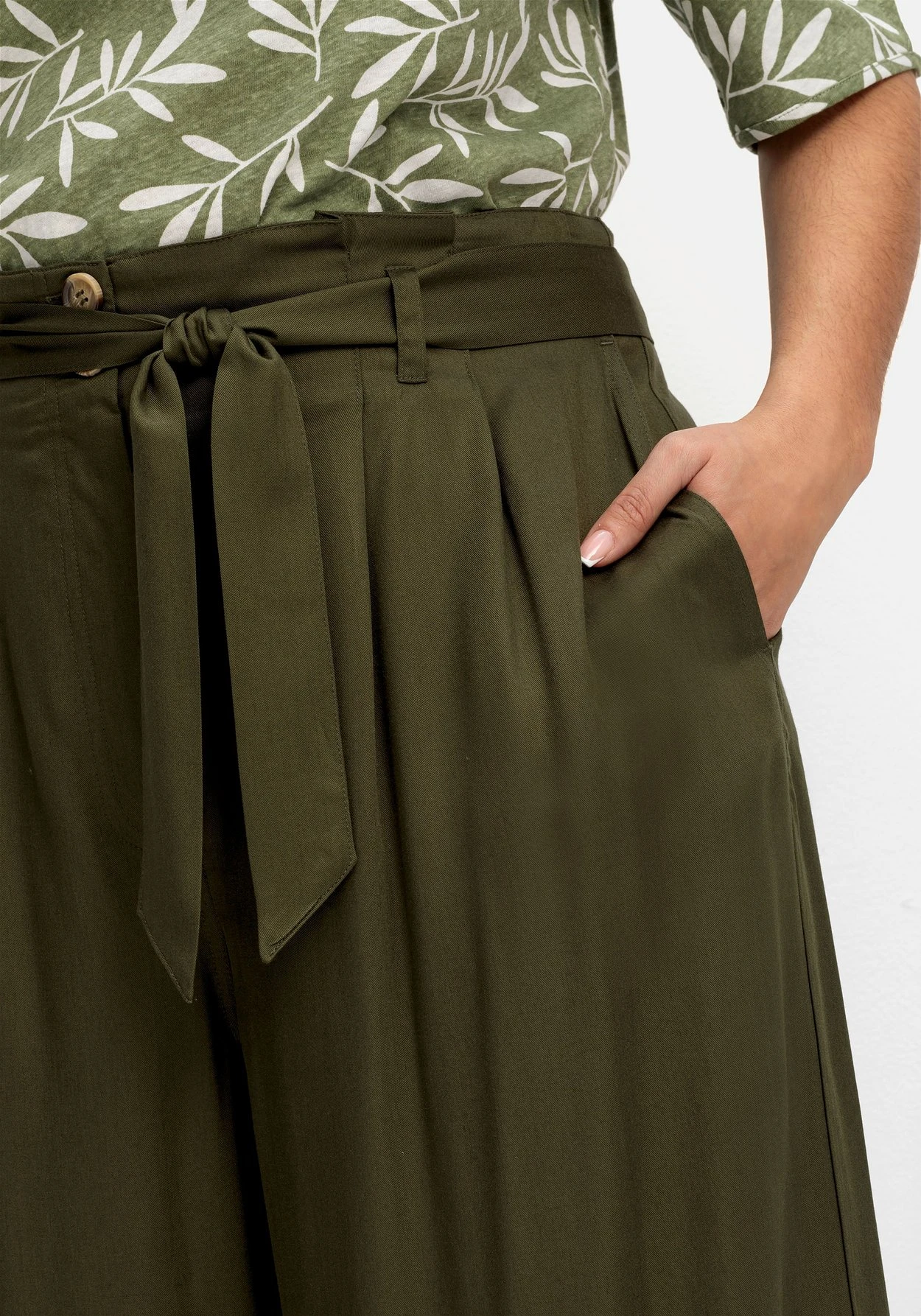 Sheego Culotte Mit High-Waist-Bund Und Stoffgürtel 8 Sheego Culotte Mit High-Waist-Bund Und Stoffgürtel – Bild 6