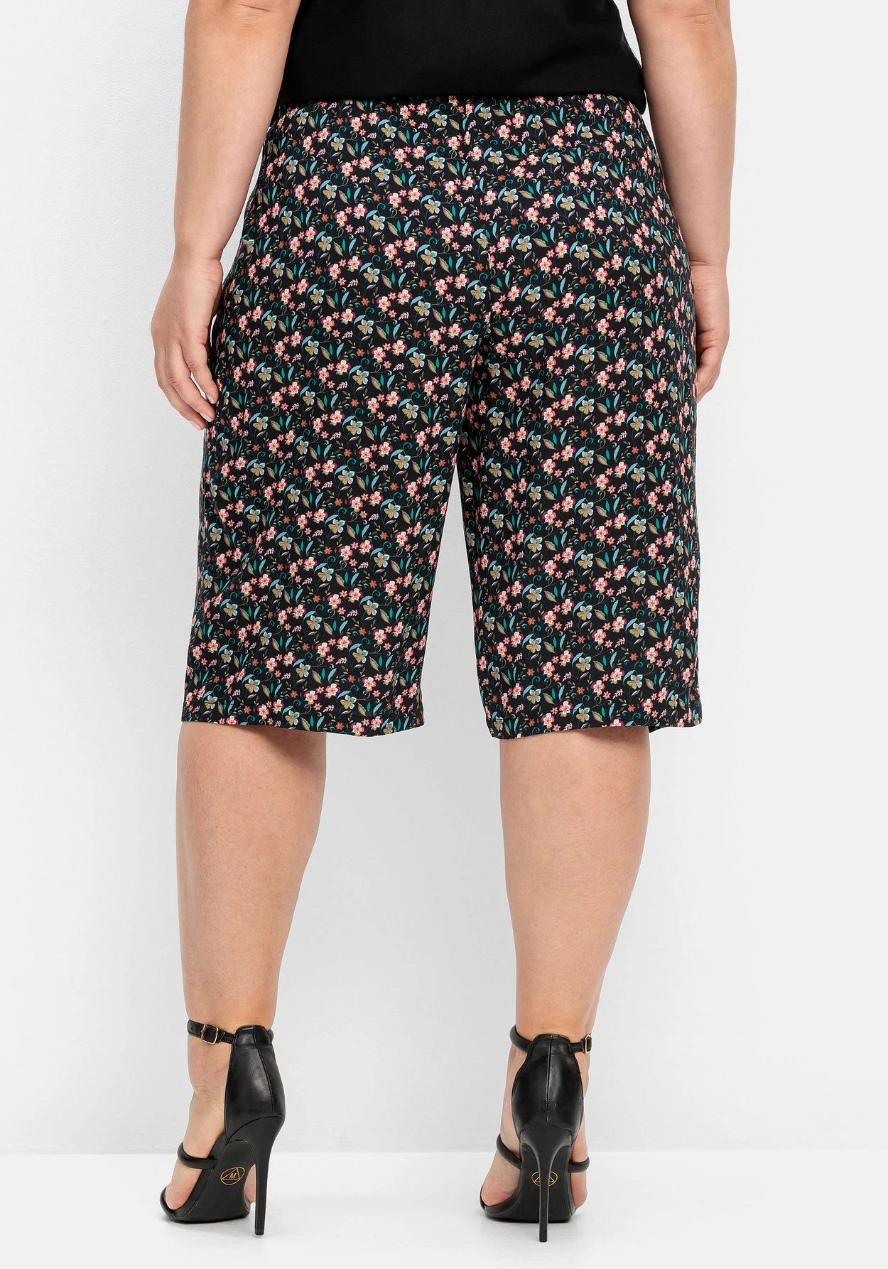 Sheego Weite Bermudas Mit Smokbund, Aus Viskose 5 Sheego Weite Bermudas Mit Smokbund, Aus Viskose – Bild 3