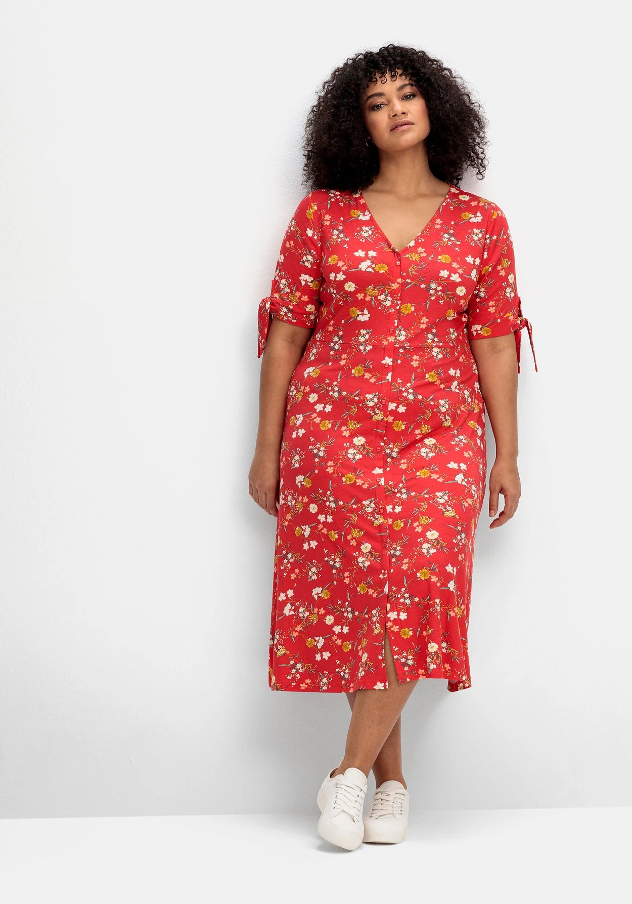 Jerseykleid Mit Blumendruck Und Zierknopfleiste 7 Jerseykleid Mit Blumendruck Und Zierknopfleiste – Bild 5