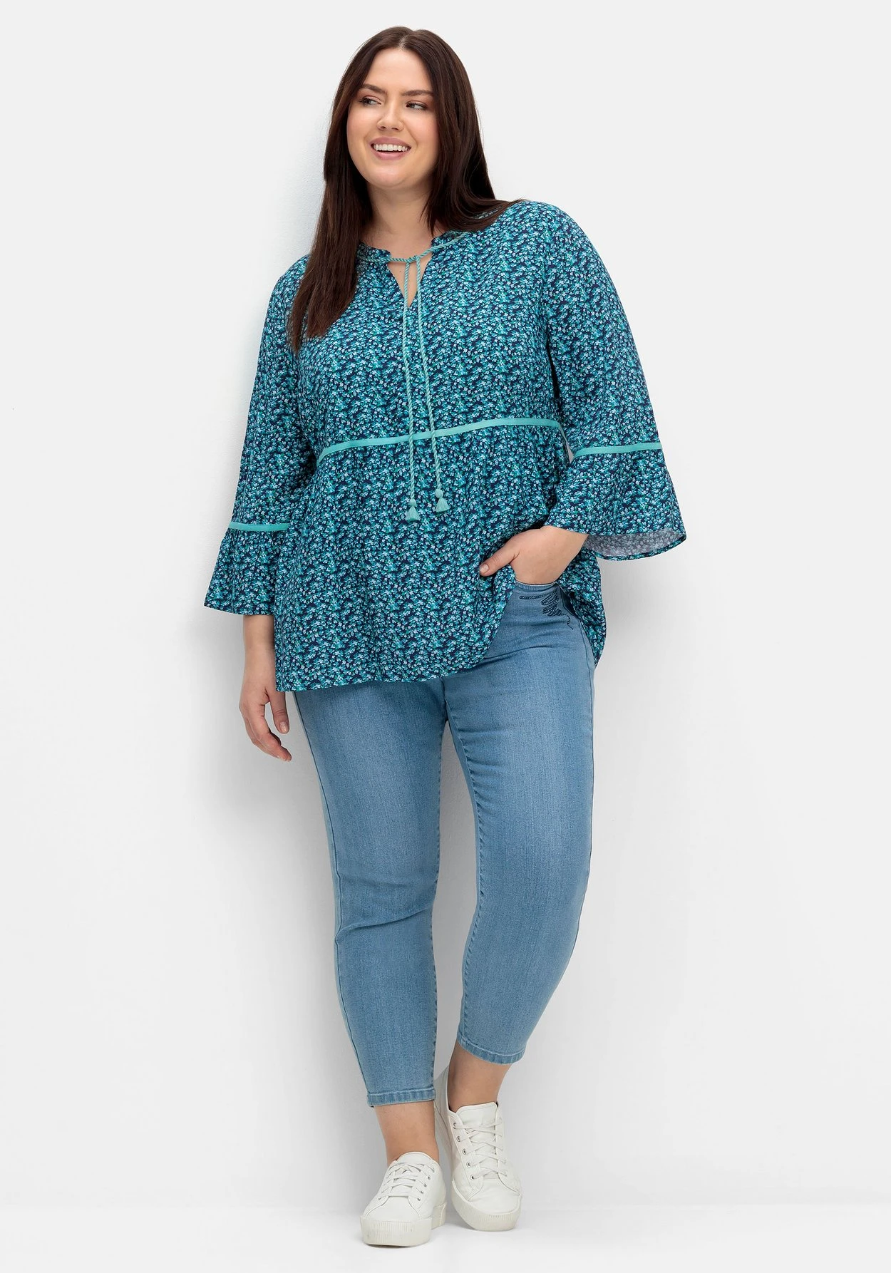 Sheego Tunika Mit Blumenprint Und 3/4-Arm 6 Sheego Tunika Mit Blumenprint Und 3/4-Arm – Bild 4