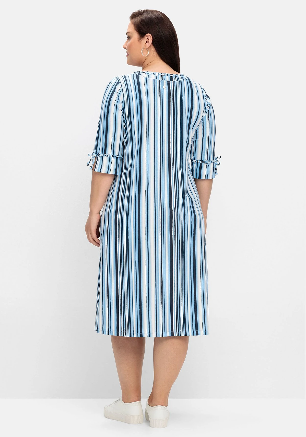 Sheego Midikleid Mit Streifen, In Leichter A-Linie 5 Sheego Midikleid Mit Streifen, In Leichter A-Linie – Bild 3