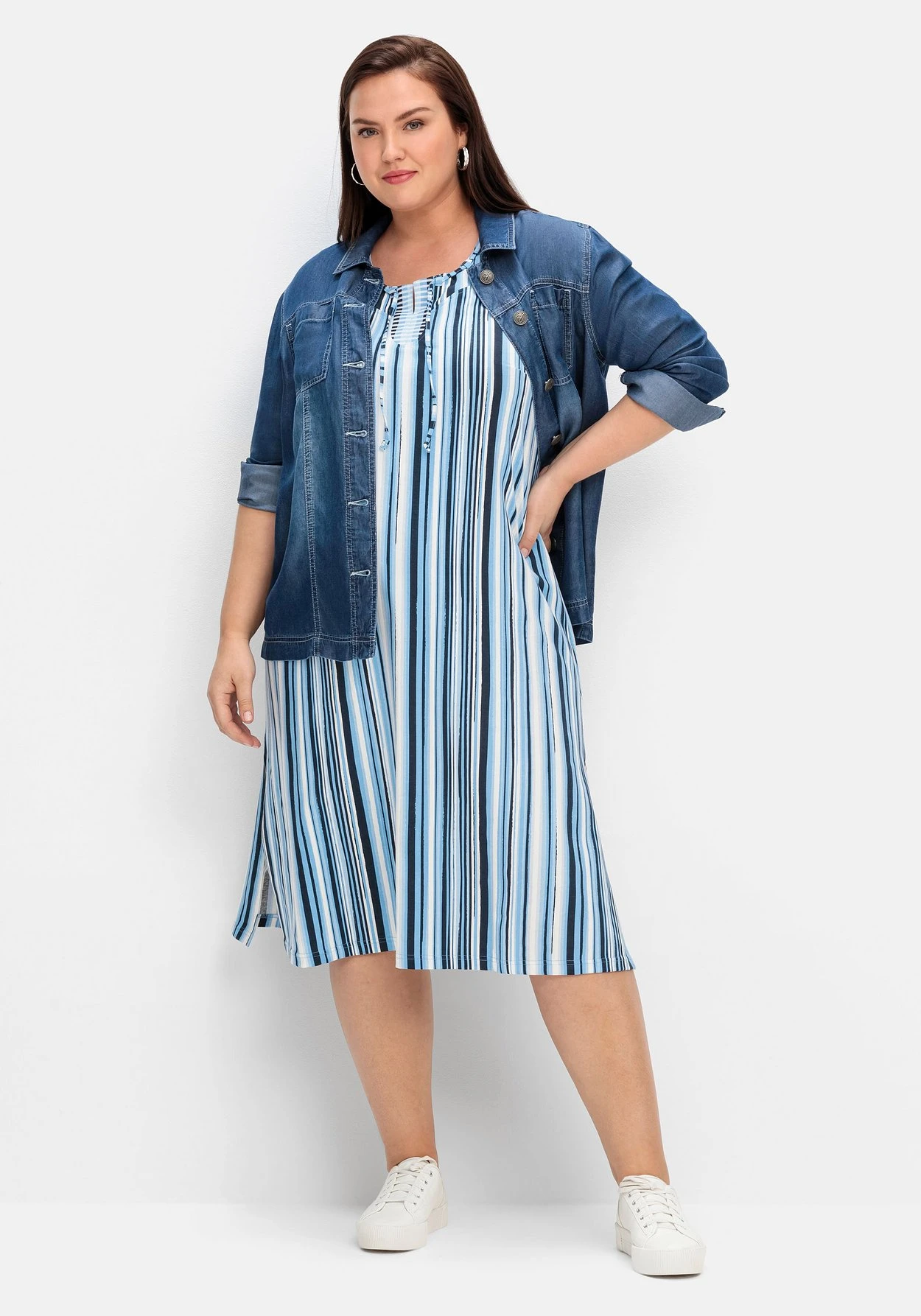 Sheego Midikleid Mit Streifen, In Leichter A-Linie 7 Sheego Midikleid Mit Streifen, In Leichter A-Linie – Bild 5