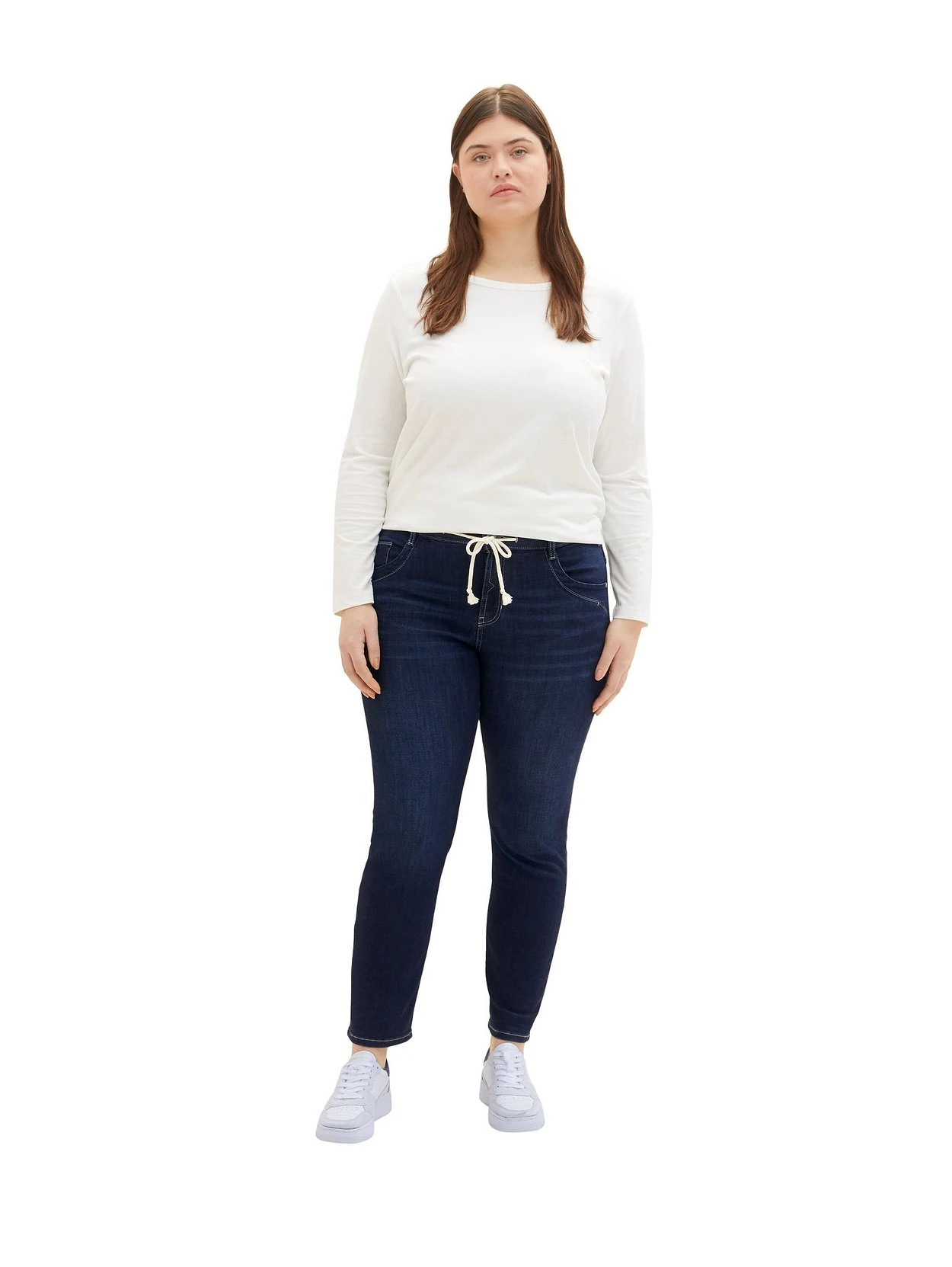 Schmale Jeans Mit Kordel Am Bund 3 Schmale Jeans Mit Kordel Am Bund
