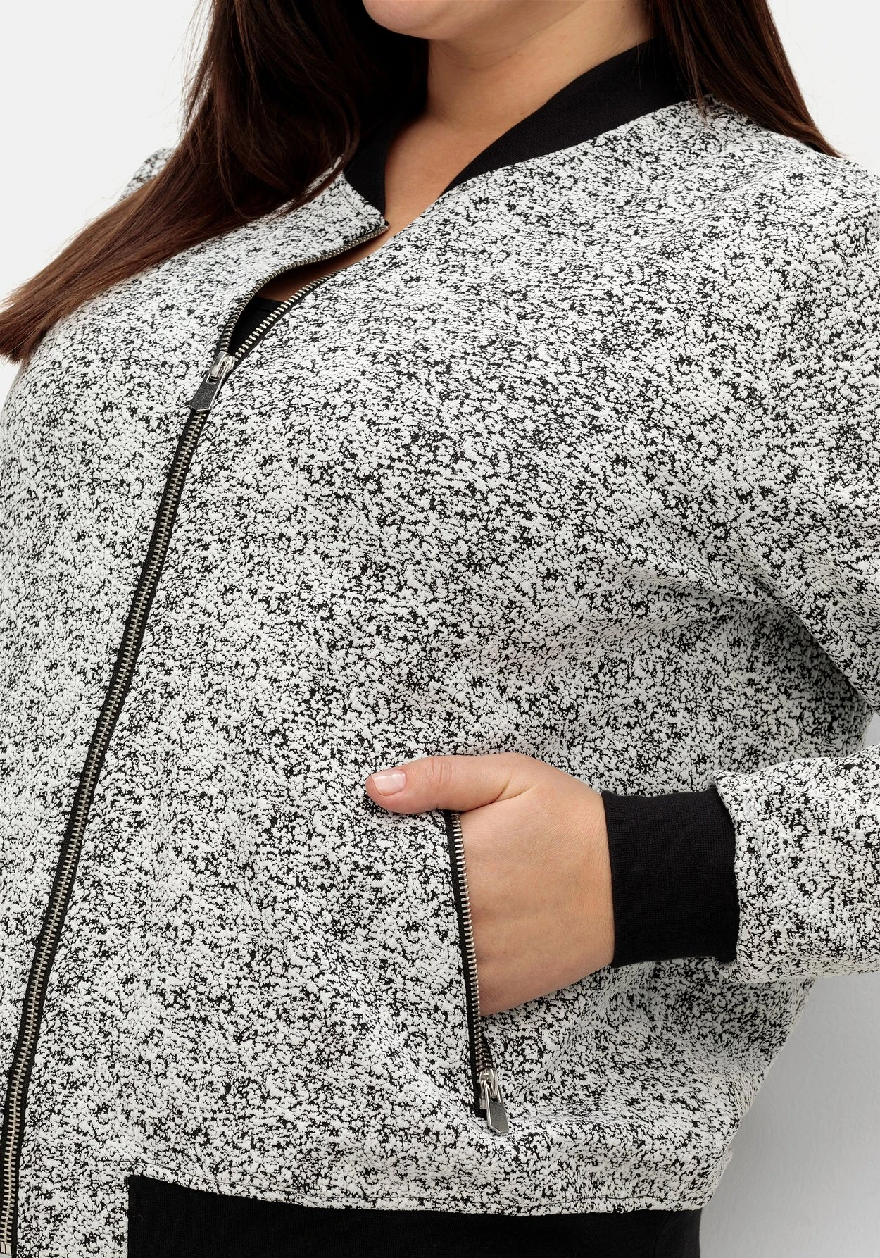 Sheego Blouson In Struktur-Qualität 7 Sheego Blouson In Struktur-Qualität – Bild 5