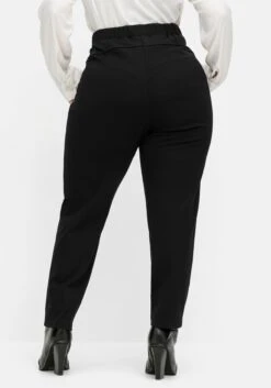 Sheego Schmale Scuba-Hose In Petite-Passform 11 Sheego Schmale Scuba-Hose In Petite-Passform -Sheego Verkaufsgeschäft 14984500289 04SVL 02 SH