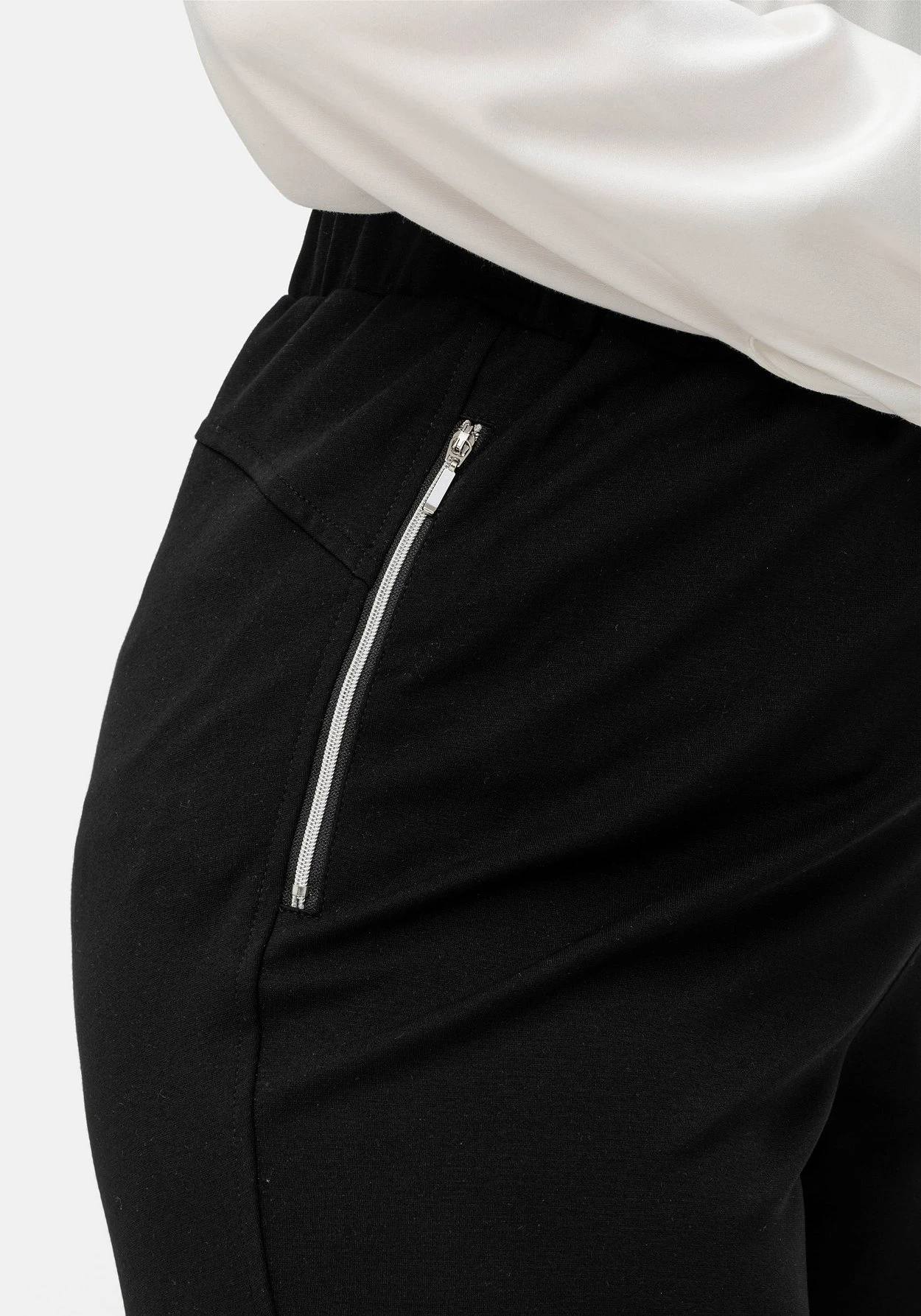 Sheego Schmale Scuba-Hose In Petite-Passform 9 Sheego Schmale Scuba-Hose In Petite-Passform – Bild 7