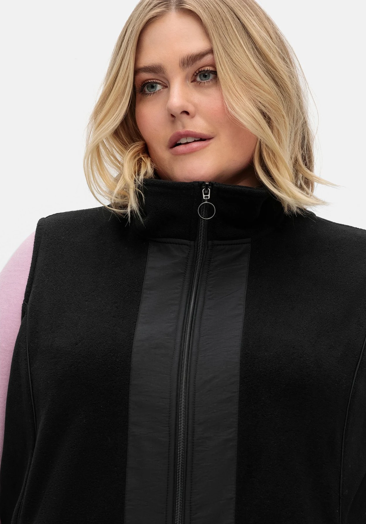 Sheego Fleeceweste Mit Stehkragen Und 2-Wege-Zipper 7 Sheego Fleeceweste Mit Stehkragen Und 2-Wege-Zipper – Bild 5