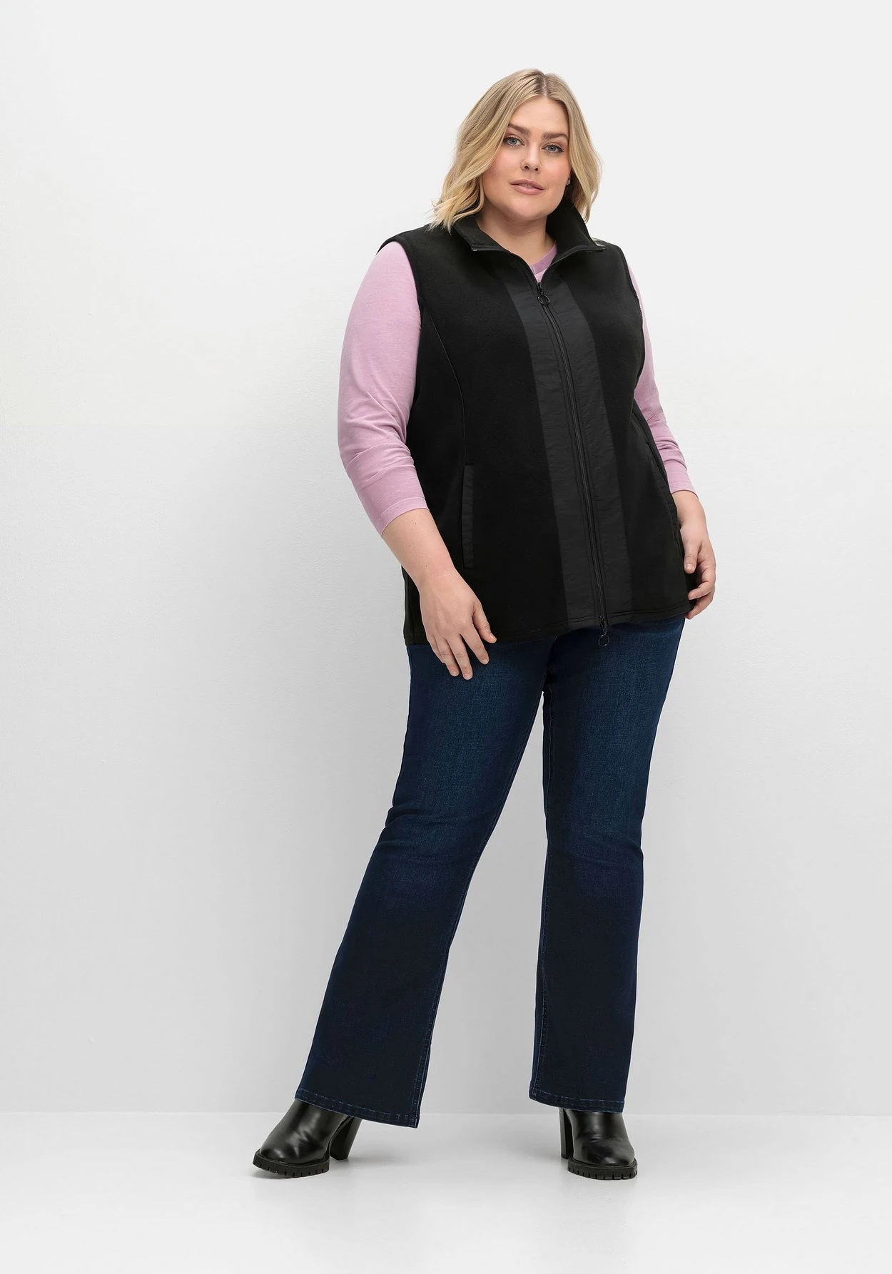 Sheego Fleeceweste Mit Stehkragen Und 2-Wege-Zipper 6 Sheego Fleeceweste Mit Stehkragen Und 2-Wege-Zipper – Bild 4