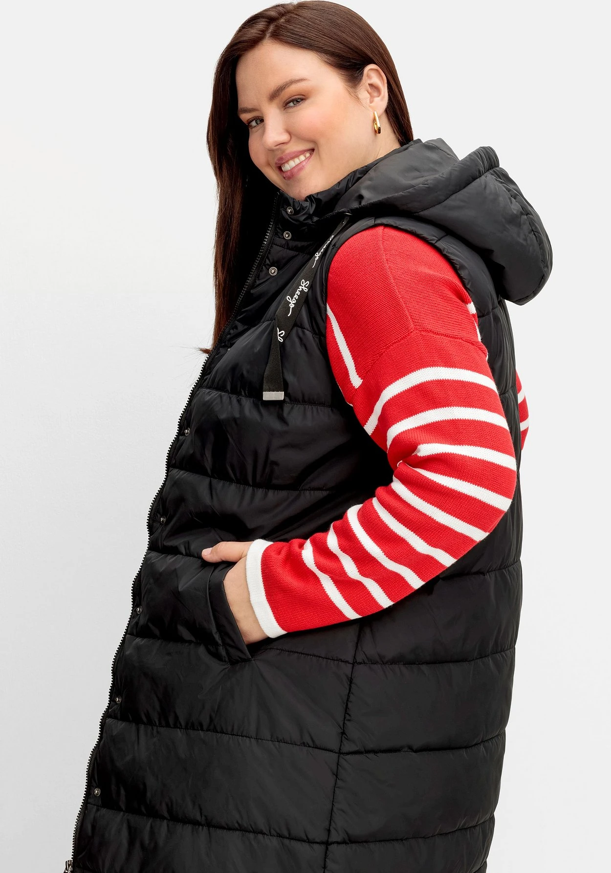 Sheego Lange Steppweste Mit Abnehmbarer Kapuze 4 Sheego Lange Steppweste Mit Abnehmbarer Kapuze – Bild 2