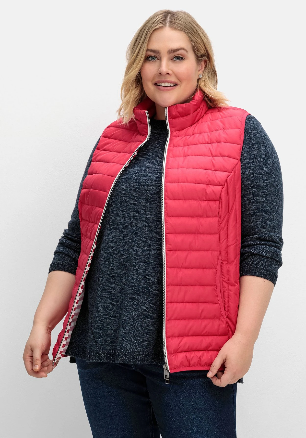 Sheego Leicht Wattierte Steppweste Mit 2-Wege-Zipper 3 Sheego Leicht Wattierte Steppweste Mit 2-Wege-Zipper