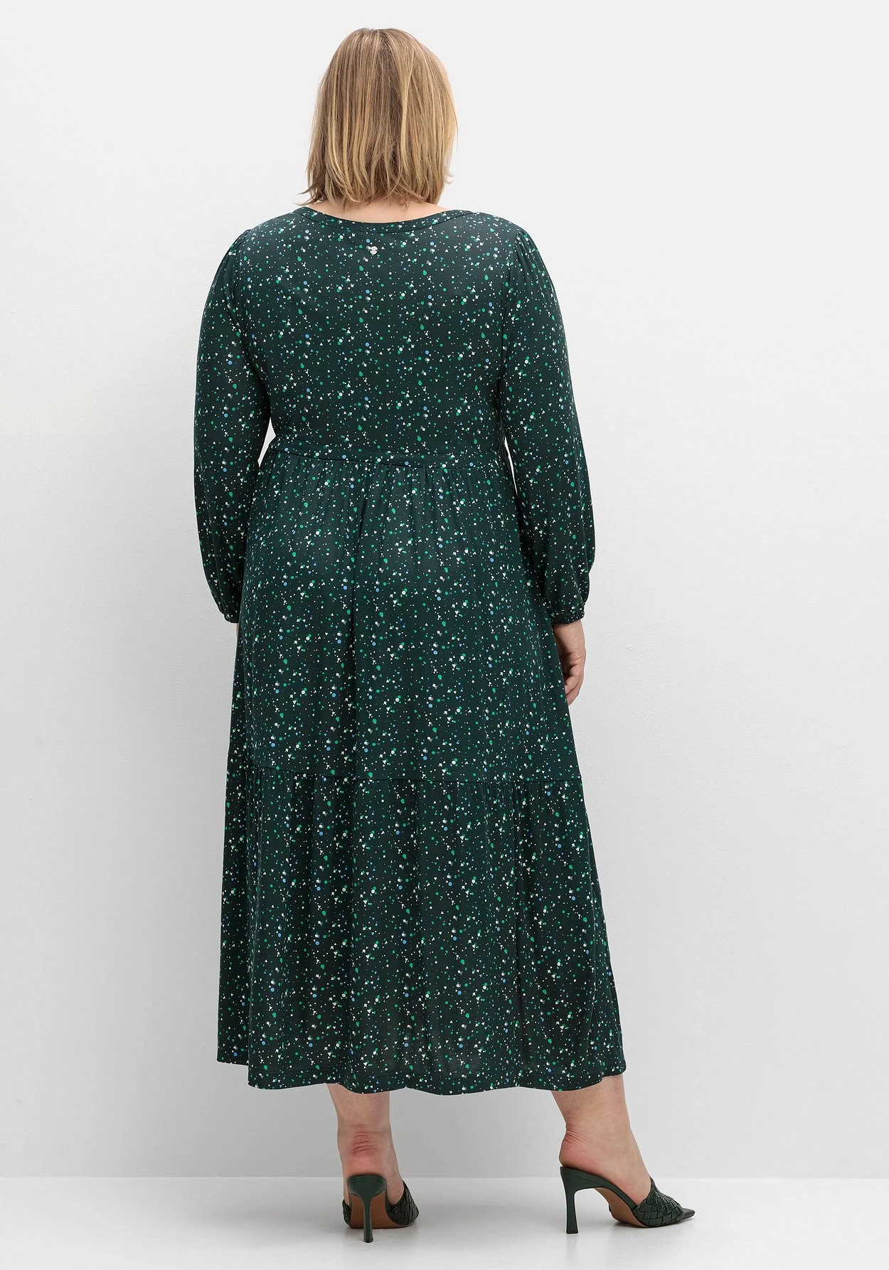 Sheego Jerseykleid Mit Minimalprint Und Taillen-Tunnelzug 5 Sheego Jerseykleid Mit Minimalprint Und Taillen-Tunnelzug – Bild 3