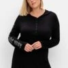 Sheego Langarmshirt Mit Kapuze Und Knopfleiste 2 Sheego Langarmshirt Mit Kapuze Und Knopfleiste -Sheego Verkaufsgeschäft 15005200289 04XWS 02 SH