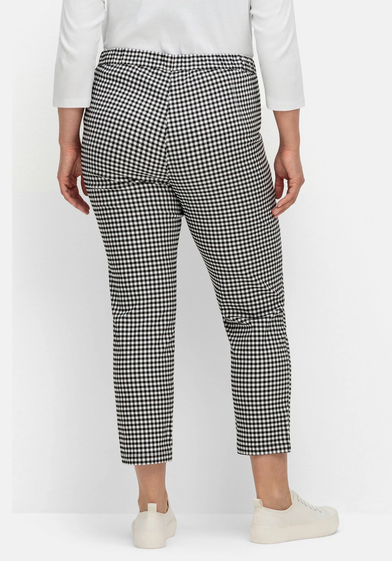 Sheego Schmale Bengalin-Hose In Anklelänge, Mit Karomuster 5 Sheego Schmale Bengalin-Hose In Anklelänge, Mit Karomuster – Bild 3