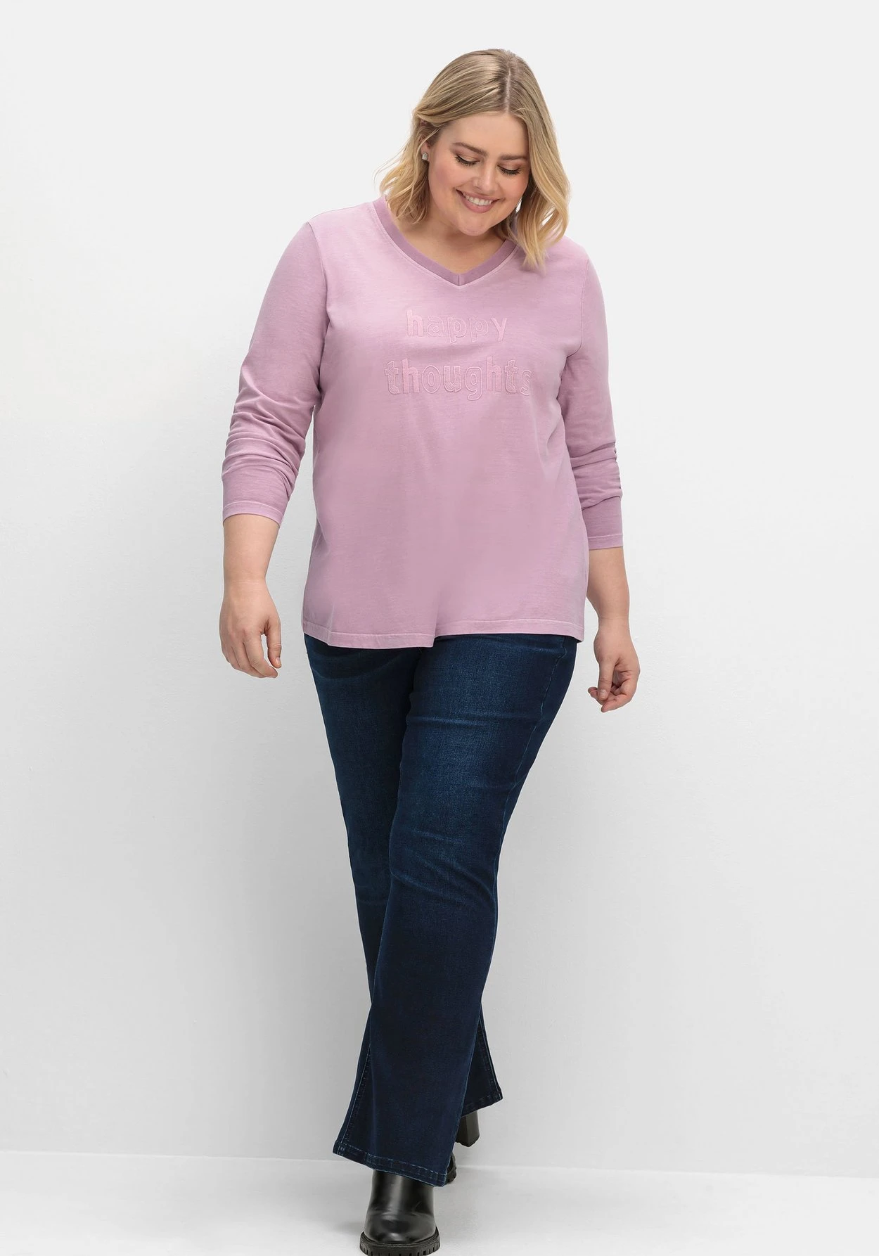 Sheego Langarmshirt Mit Frontstickerei, In Gewaschener Optik 8 Sheego Langarmshirt Mit Frontstickerei, In Gewaschener Optik – Bild 6