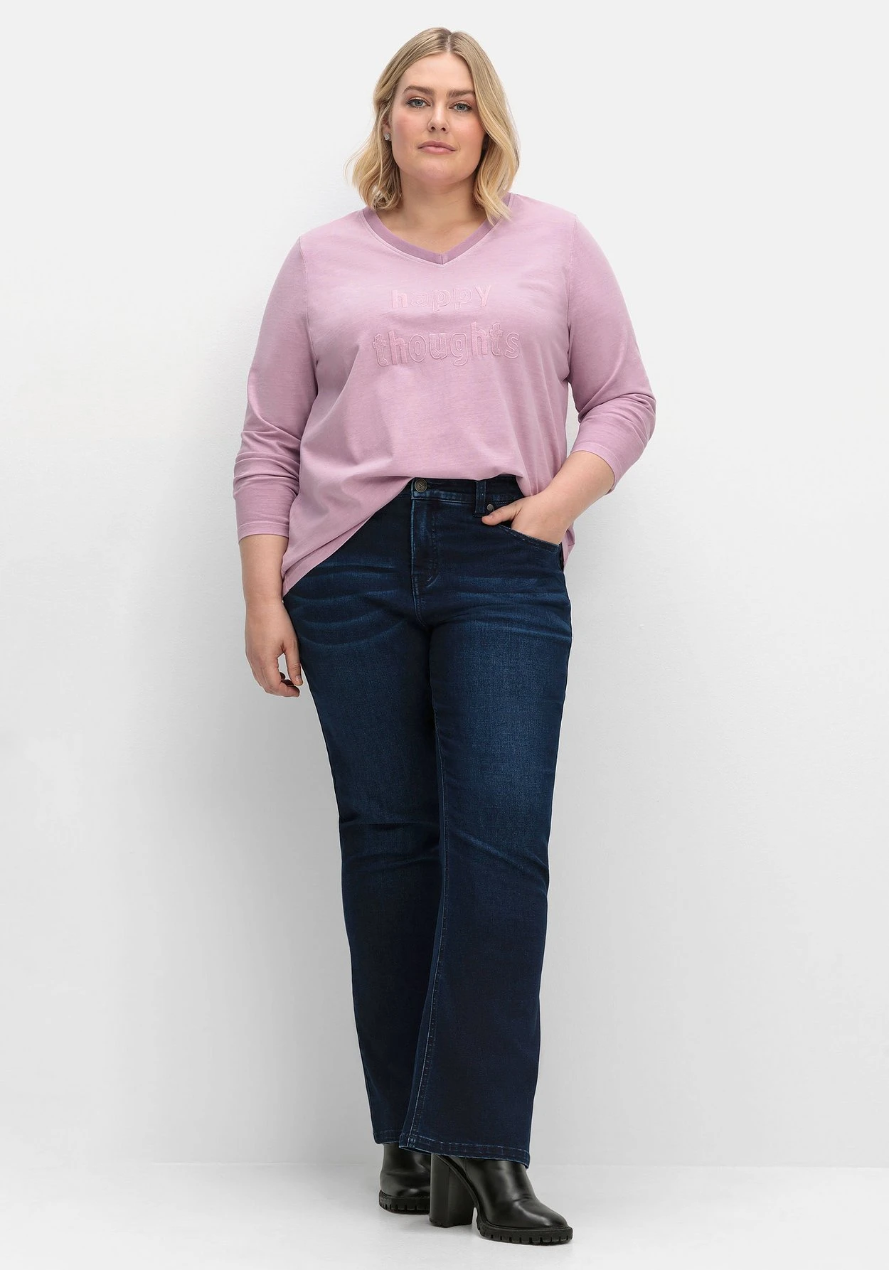 Sheego Langarmshirt Mit Frontstickerei, In Gewaschener Optik 6 Sheego Langarmshirt Mit Frontstickerei, In Gewaschener Optik – Bild 4