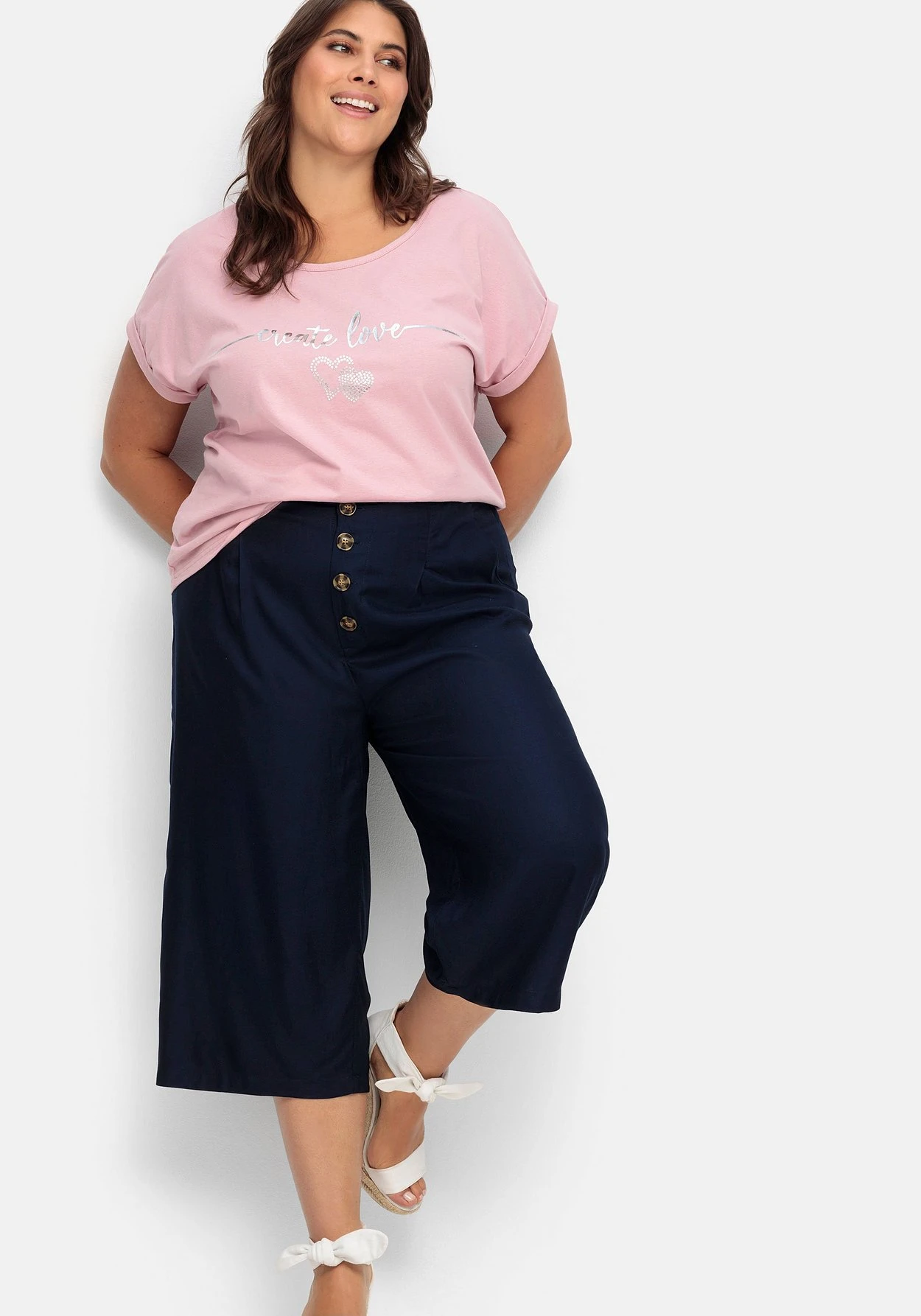 Sheego Culotte In 7/8-Länge Mit Deko-Knöpfen 9 Sheego Culotte In 7/8-Länge Mit Deko-Knöpfen – Bild 7