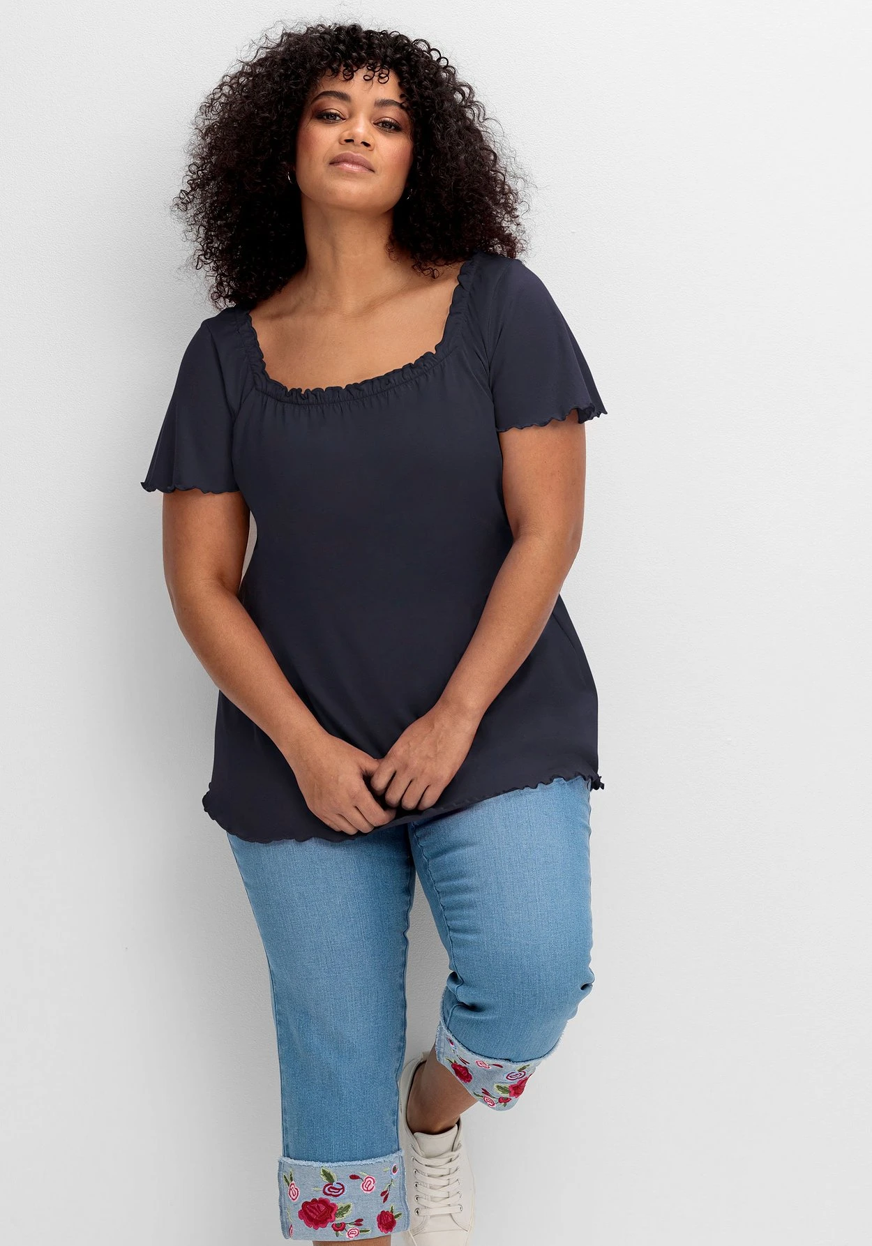 Jerseyshirt Mit Gerüschtem Karree-Ausschnitt 8 Jerseyshirt Mit Gerüschtem Karree-Ausschnitt – Bild 6